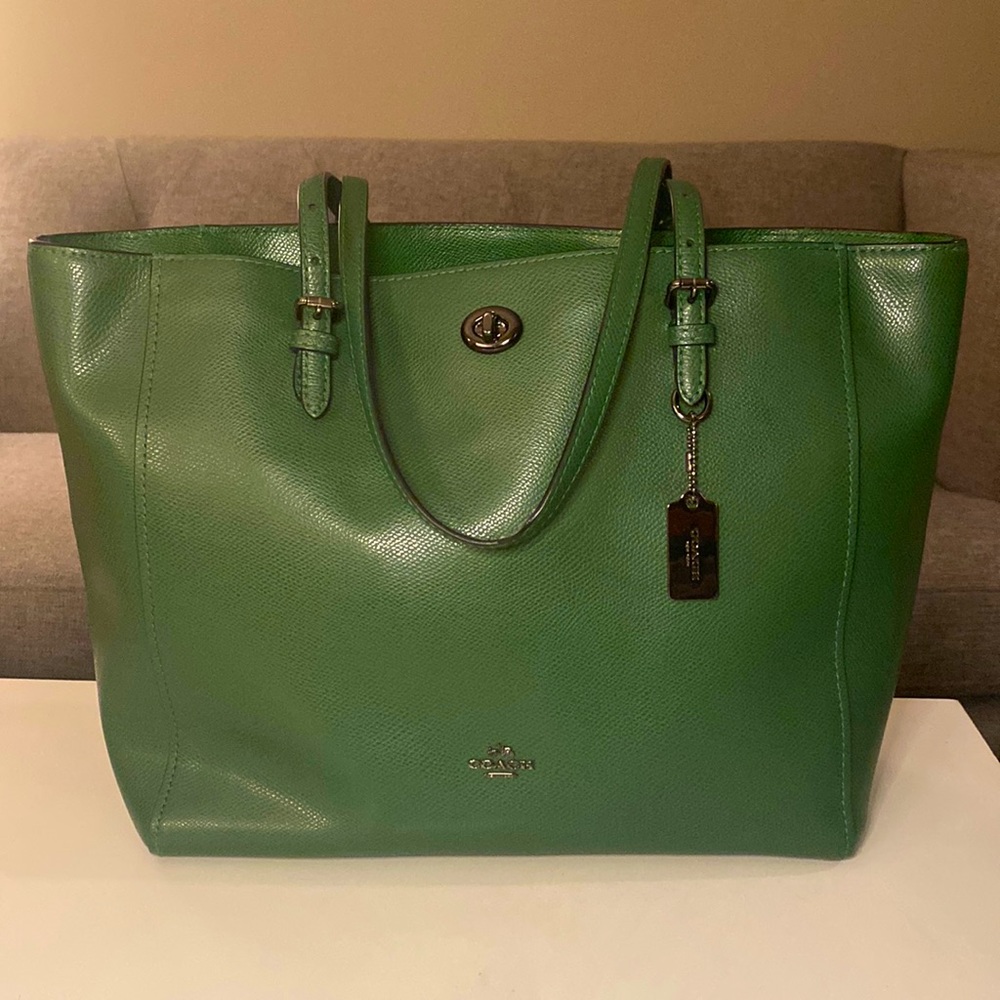 Coach Turnlock Crossgrain Leather Tote